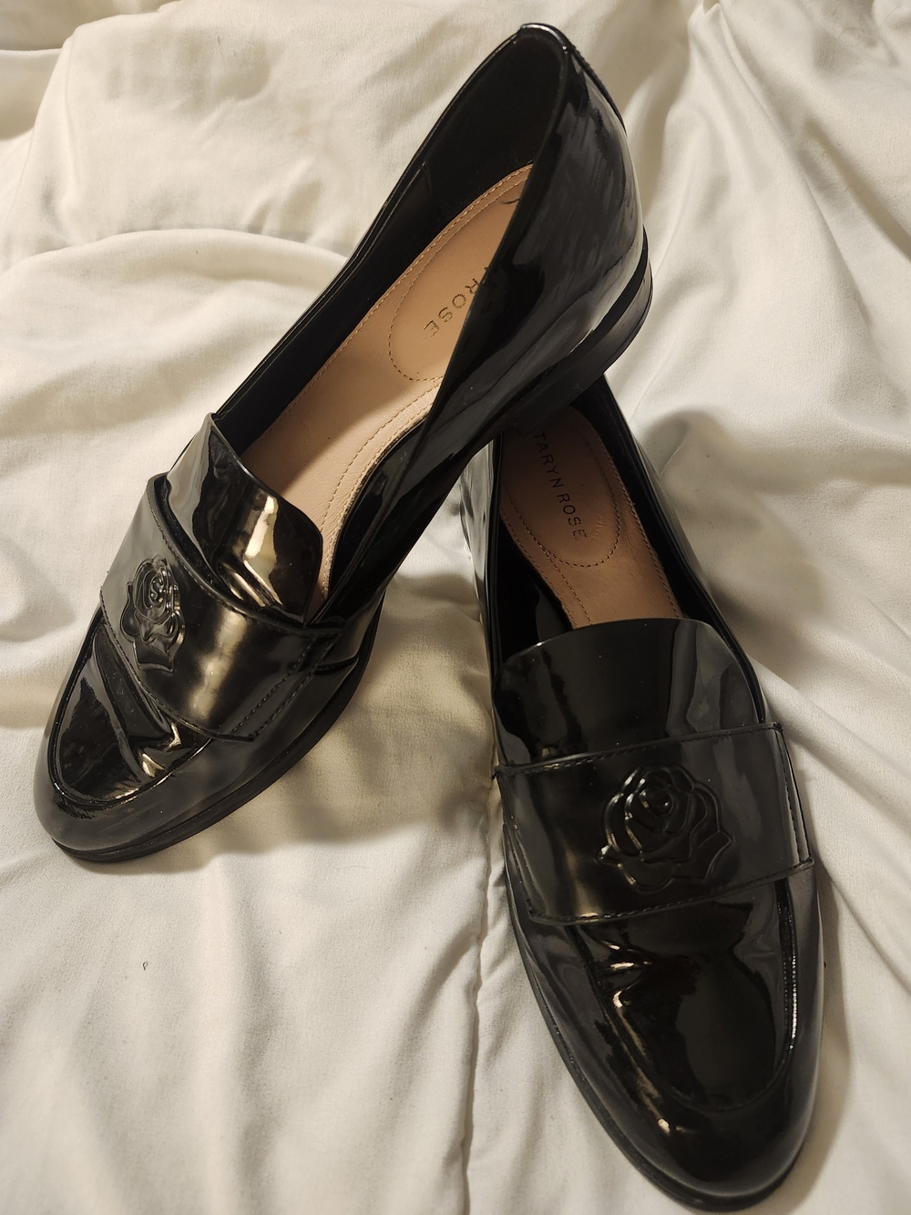 Taryn Rose Black Patent Leather Rose-Emblem Slip On Loafers 7.5 M